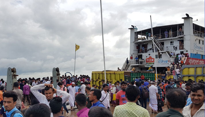 ১৮ ঘণ্টা পর শিমুলিয়া-কাঁঠালবাড়ি নৌরুটে সীমিত আকারে ফেরি চালু