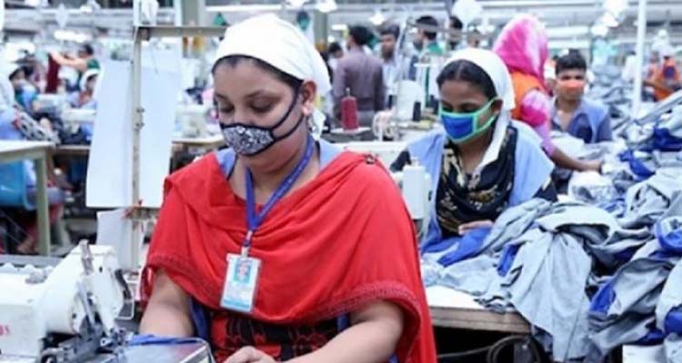 ওমিক্রনের  ধাক্কায় আবারও ঝুঁকি পোশাক শিল্পে