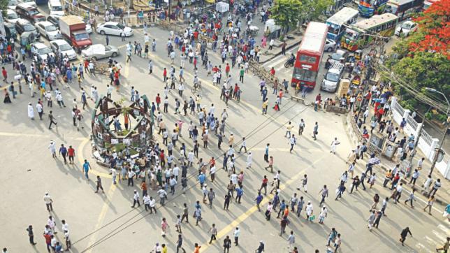 গুলিস্তানে হকারদের অবরোধ: মামলার প্রতিবেদন ২৫ জুলাই