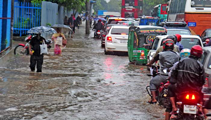 নিম্নচাপের প্রভাবে সারাদেশে বৃষ্টি, দুর্ভোগ