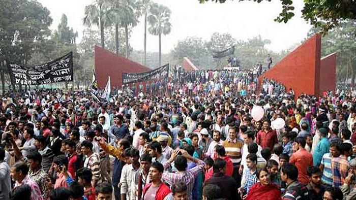 বুদ্ধিজীবী স্মৃতিসৌধে জনতার বিনম্র শ্রদ্ধা