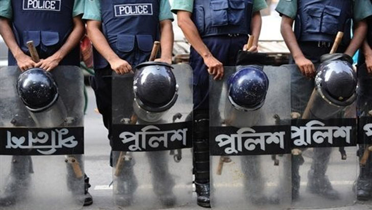 ব্যক্তি পুলিশের অপরাধ প্রশ্নের মুখে বাহিনী