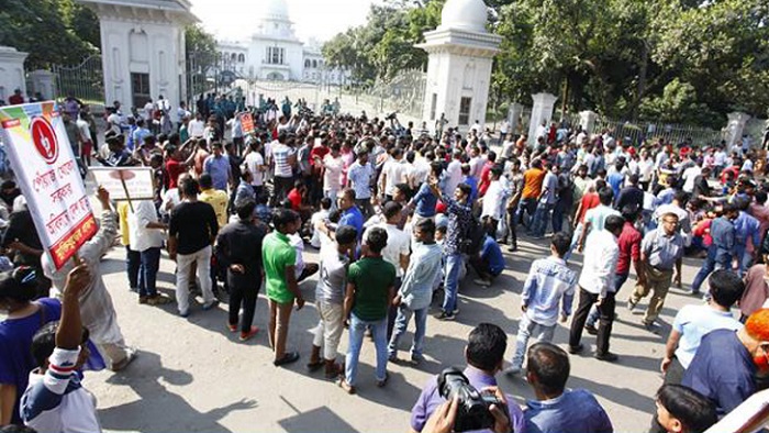 হঠাৎ উত্তপ্ত রাজধানী, বিএনপি-পুলিশ সংঘর্ষ