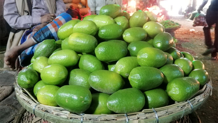৩ টাকার লেবু ঢাকায় ঢুকেই ১৫ টাকা!