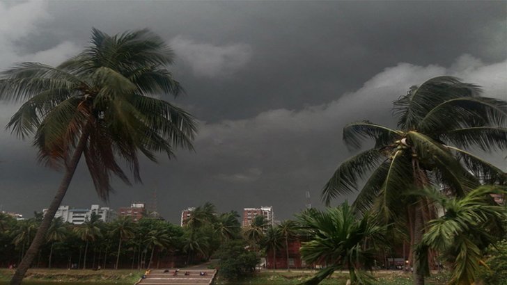 ৬০ কিমি. বেগে ঝড়ের পূর্বাভাস, নদীবন্দরে সতর্কতা