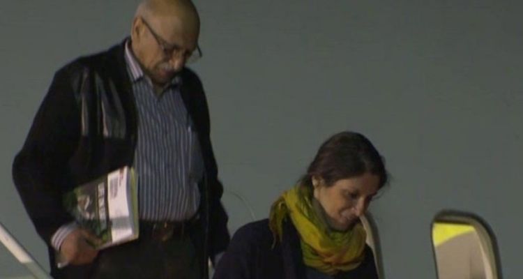 ইরানকে ৪০ কোটি পাউন্ড দিয়ে দুই বন্দিকে ছাড়িয়ে নিল যুক্তরাজ্য