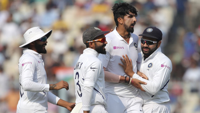 ঘটনাবহুল ম্যাচে বাংলাদেশের ভরাডুবি