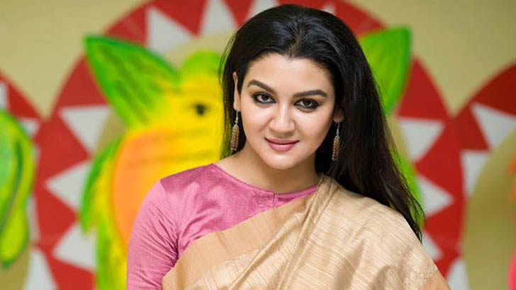 জন্মদিনে শুটিংয়ে ব্যস্ত জয়া