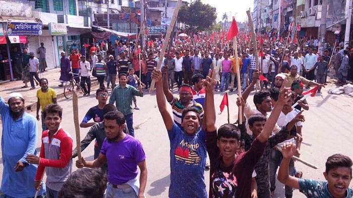 রাষ্ট্রায়ত্ত ৯ পাটকলে ধর্মঘট চলছে খুলনায়