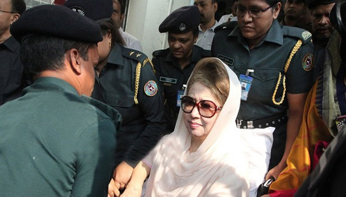 আদালত স্থানান্তর: খালেদার রিটের শুনানি নিয়মিত বেঞ্চে পাঠানোর নির্দেশ