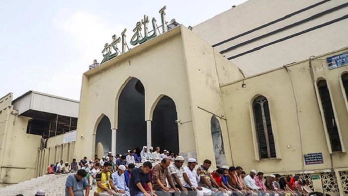 কাল থেকে মসজিদে নামাজ পড়ার অনুমতি