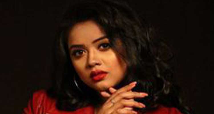 মমতাজের পর ফোক গান পাংখা-২ গাইলেন ঐশি