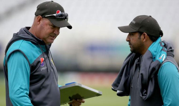 মিকি আর্থারের সাথে চুক্তি নবায়ন করছে না পিসিবি
