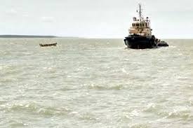 সমুদ্রে ডুবল ২ জাহাজ, ১০ জন উদ্ধার