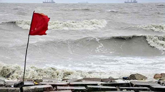 সমুদ্র বন্দরকে ৩ নম্বর সতর্কতা সংকেত
