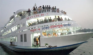 নৌযান শ্রমিকদের ধর্মঘটের মধ্যেও লঞ্চ চালানোর সিদ্ধান্ত মালিকদের